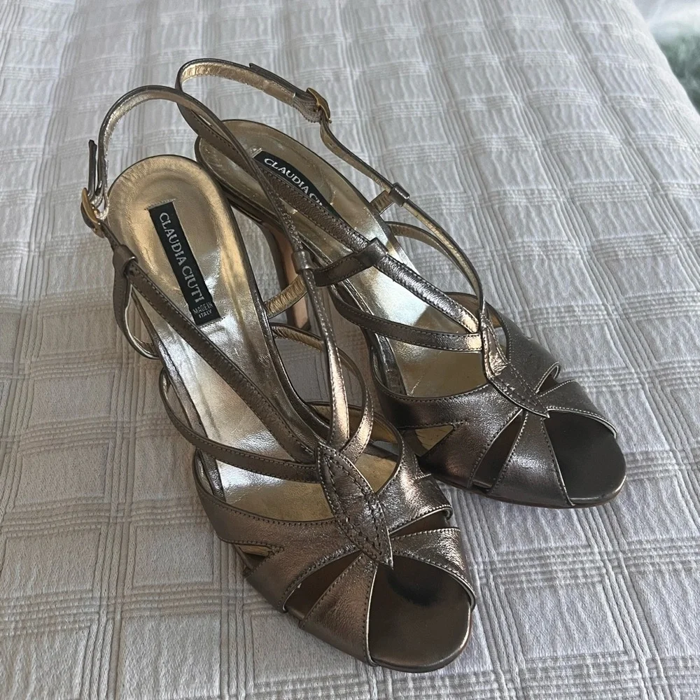 Claudia Ciuti Metallic Bronze Heels - Picture 4 of 5